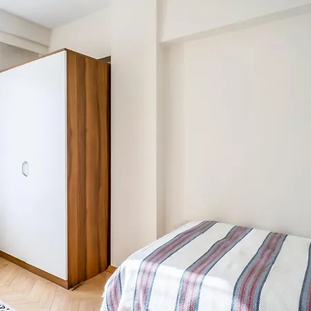 Cozy And Chic Flat Near Istinye Coast In Sariyer איסטמבול